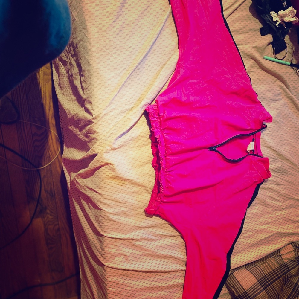 Pink long sleeve crop top